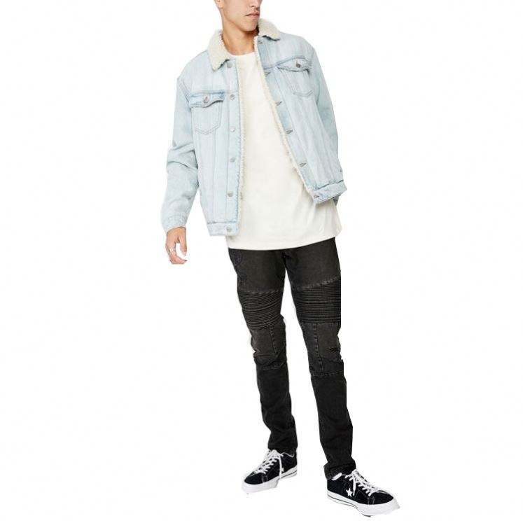 Bouton d'hiver bleu veste en jean veste en jean avec manteau &agrave; col en fourrure