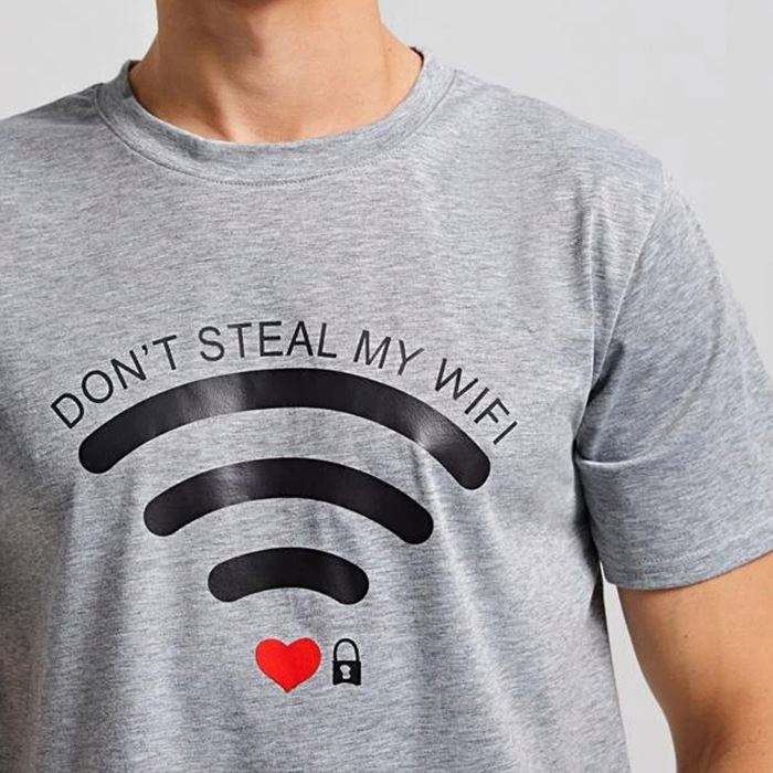 စိတ်ကြိုက် Wifi ပုံစံ ရိုက်နှိပ်ထားသော အမျိုးသားများ ဂရပ်ဖစ်တီရှပ်အင်္ကျီတို O Neck ပေါ့ပါးသော အမျိုးသား နွေရာသီ 180 Gsm တီရှပ်များ