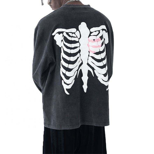 Fabricante OEM Casacos masculinos personalizados com estampa de osso de grandes dimens&otilde;es Moletom lavado com gola redonda e capuzes vintage