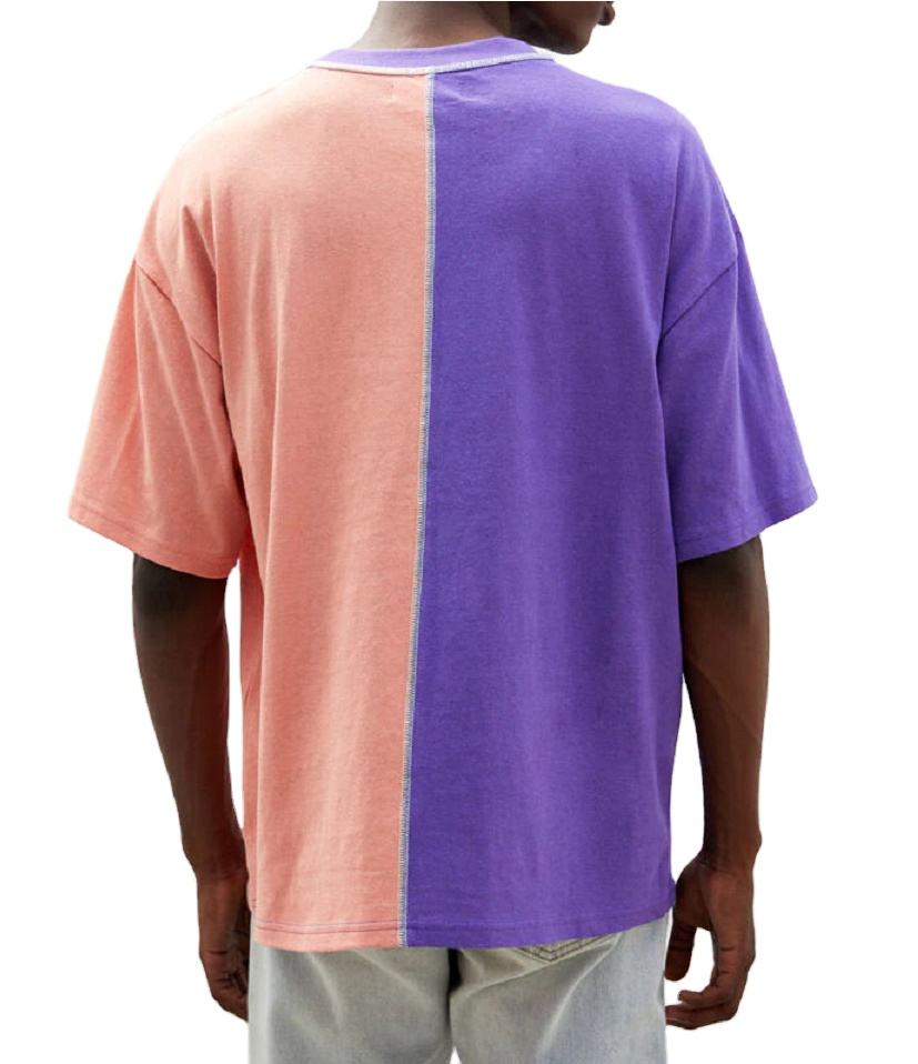T-shirt da uomo in cotone a met&agrave; colore con cuciture personalizzate a contrasto e colori divisi