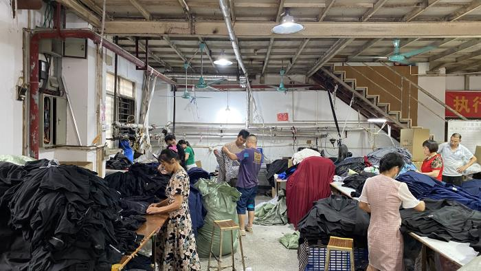 Producent OEM Niestandardowa bluza z kapturem Sherpa w jednolitym kolorze w kratę i z kieszenią