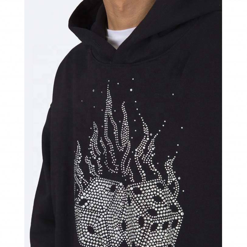 OEM ထုတ်လုပ်သူ စိတ်ကြိုက်အမျိုးသားများအတွက် ချည်သားလမ်းပေါ်ရှိ အကြီးစား Drop Shoulder Rhinestone Hoodies