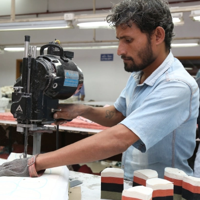 Desbloqueando o sucesso: como os principais fabricantes de roupas podem ajudar sua marca de roupas a prosperar