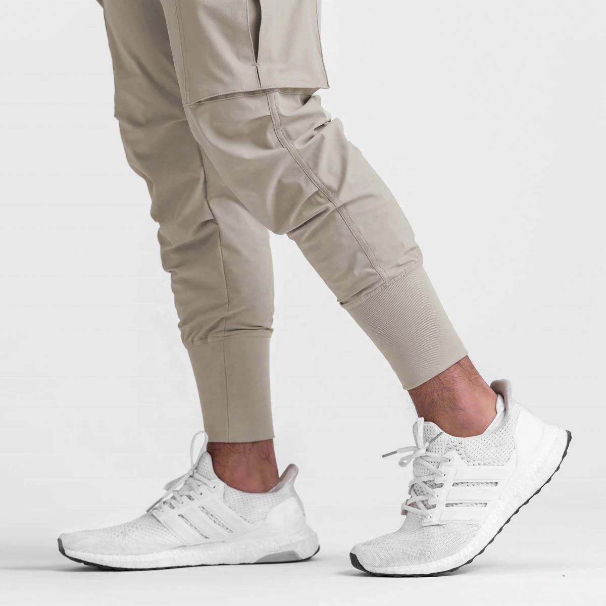 OEM-Hersteller ma&szlig;geschneiderte Slim-Fitness-Cargo-Jogginghosen f&uuml;r Herren, Fitnessstudio, Sport-Trainingshose mit gro&szlig;en Cargo-Taschen