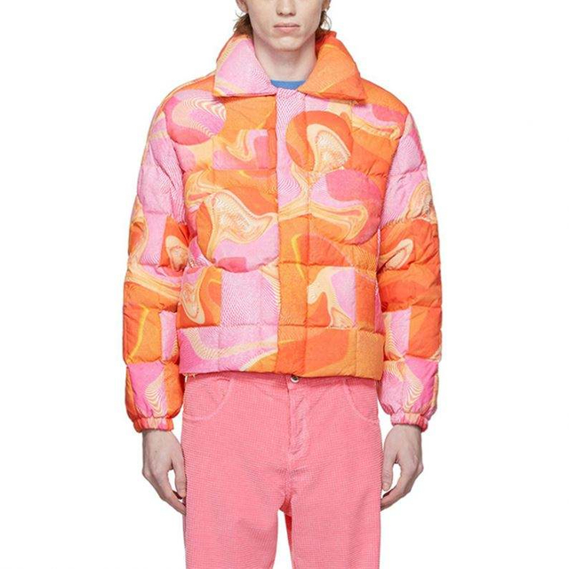 OEM-Hersteller kundenspezifische Winter-M&auml;nner-Daunenjacke mit hoher Qualit&auml;t und W&auml;rme, lang&auml;rmelig, rosa Grafikdruck, Pufferjacke