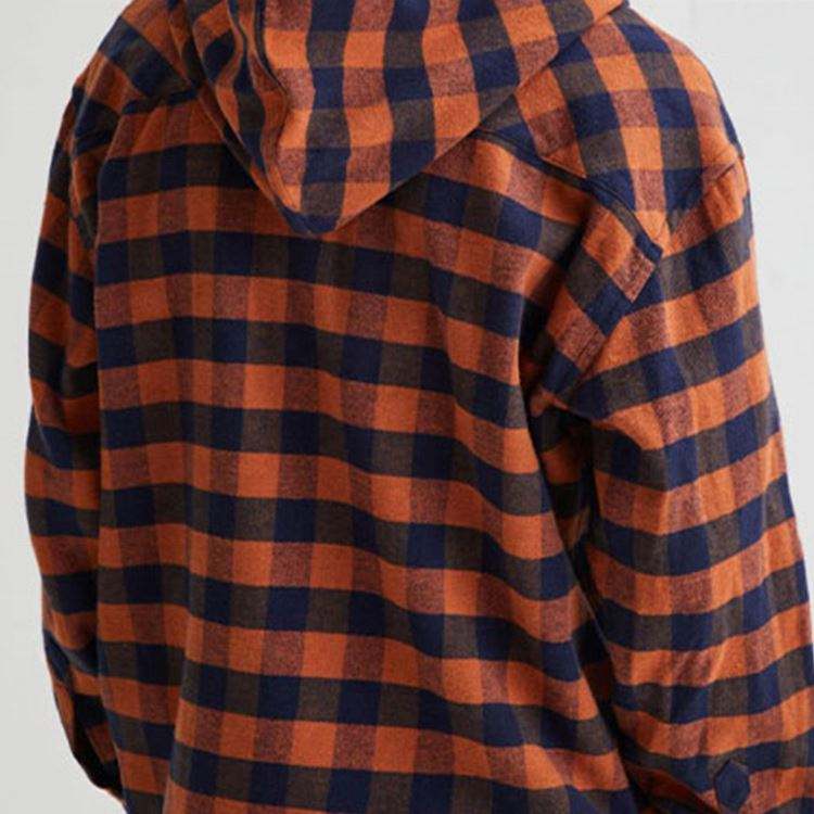 OEM-Hersteller, kundenspezifisches Herren-Hemd mit Kapuze, Baumwolle, Knopfleiste, kariertes Karomuster, lang&auml;rmlig und Brusttaschen