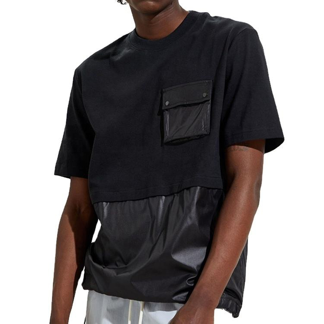 2021 menn Street Wear Style kortermede svarte t-skjorter med patchwork-lomme