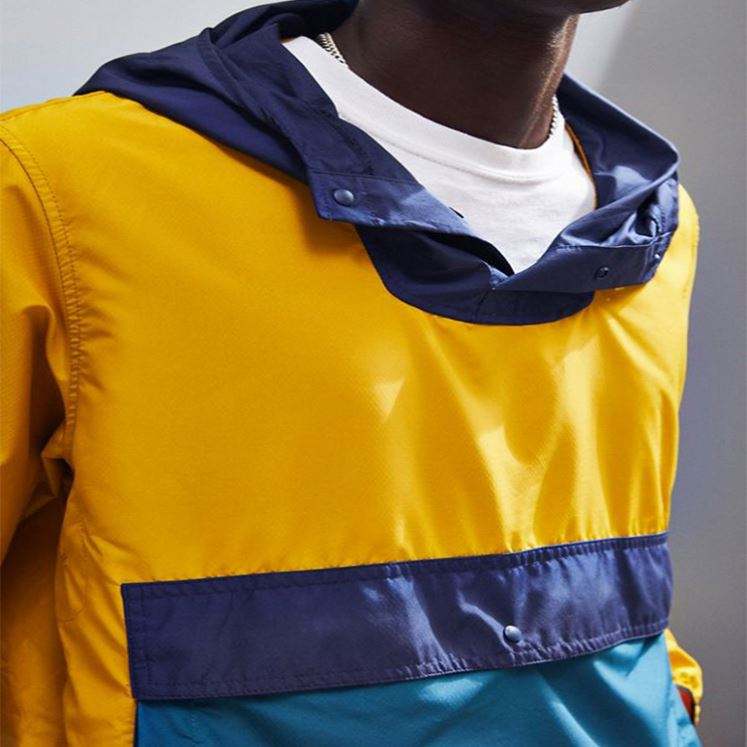 Jackette personalizado de f&aacute;brica de China para hombres Chaquetas rompevientos Anorak de viaje con bloques de color