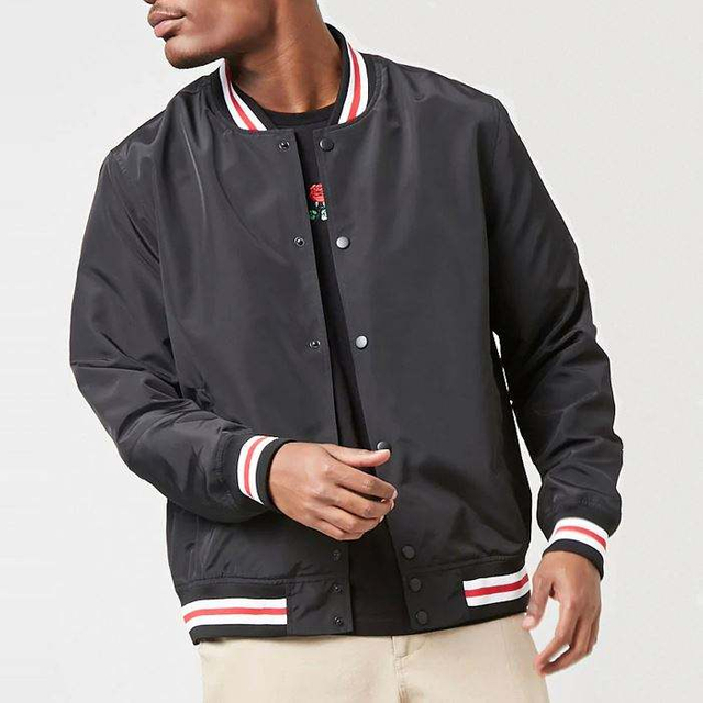 စိတ်ကြိုက်လိုဂိုဒီဇိုင်း Crew Neck Varsity Striped Trim Men's Black Bomber Jackets