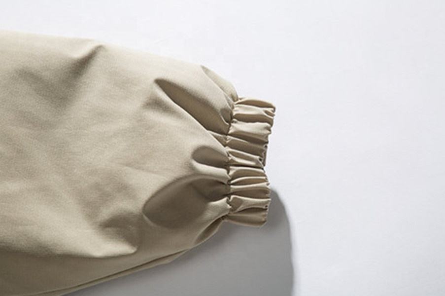 OEM ထုတ်လုပ်သူ စိတ်တိုင်းကျ အမျိုးသား ချည်သားအ၀တ်အစား အစိုင်အခဲ အရောင်သုံးဖက်မြင် အိတ်ကပ်အကြီးကြီး ၀တ်ထားသော ချည်အင်္ကျီ