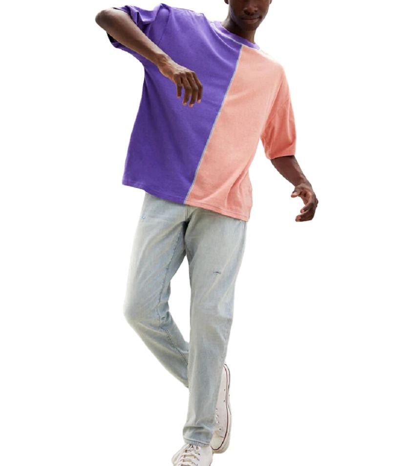 T-shirt da uomo in cotone a met&agrave; colore con cuciture personalizzate a contrasto e colori divisi