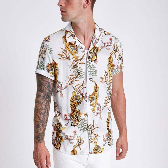 OEM Producent Clothing Factory Engros skjorter til m&aelig;nd 100% bomuld Hvid tape Tiger Print Revere skjorte